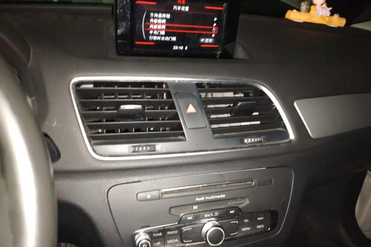 Used Audi Q3 2018 30th Anniversary Edition 30 TFSI Fashion Model Audio And AC Panel