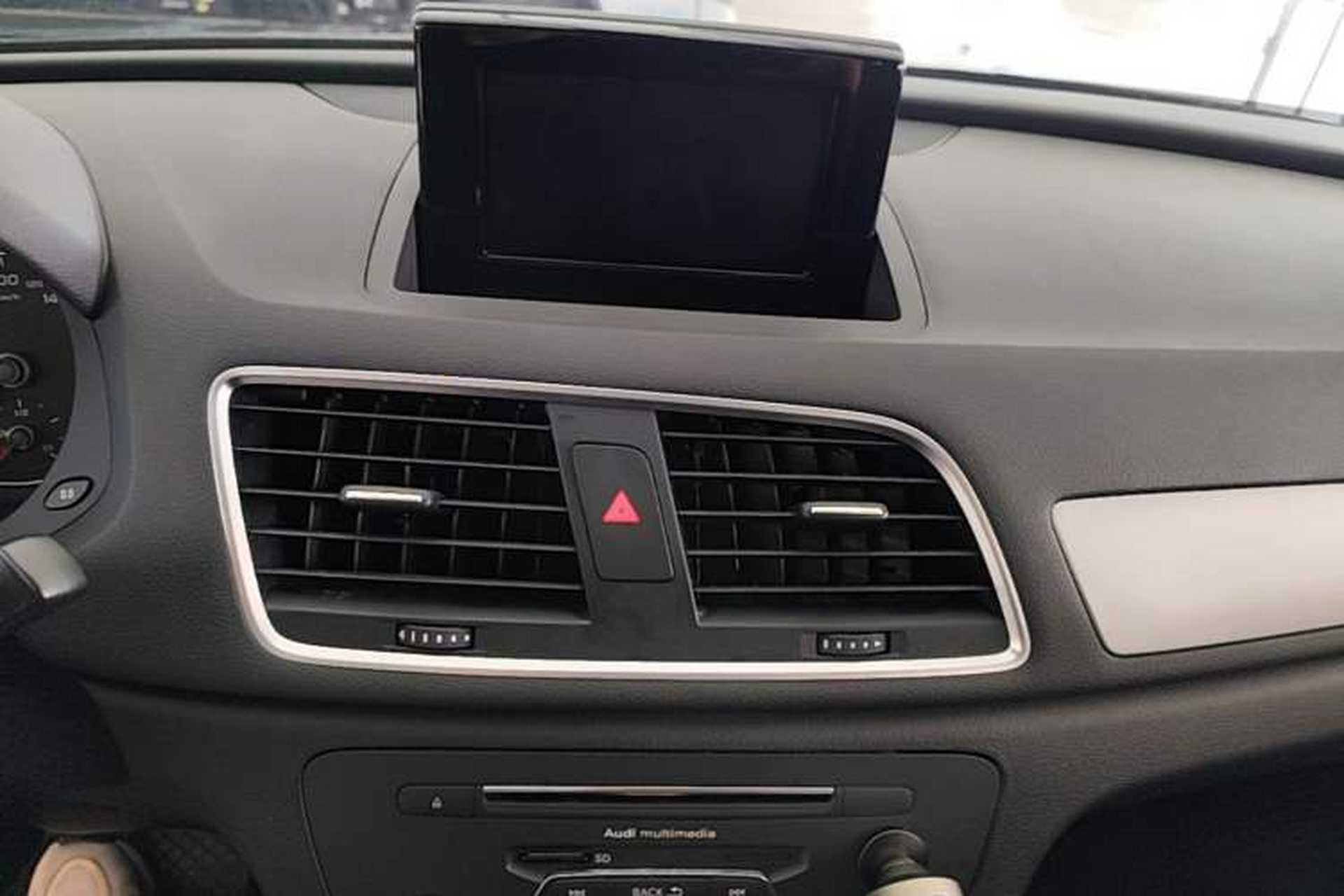 Used Audi Q3 2018 30th Anniversary Edition 30 TFSI Fashion Model Audio And AC Panel