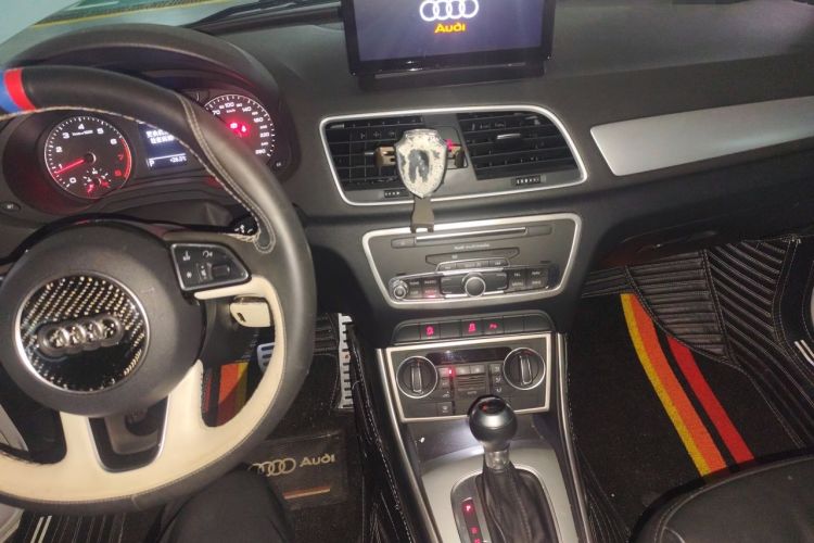Used Audi Q3 2018 30th Anniversary Edition 30 TFSI Fashion Model Audio And AC Panel
