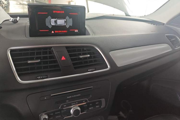 Used Audi Q3 2018 30th Anniversary Edition 35 TFSI Fashion Model Audio And AC Panel