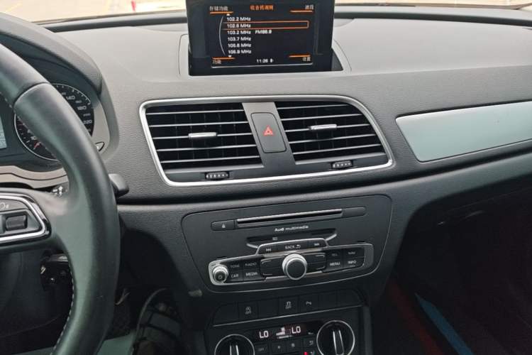 Used Audi Q3 2018 30th Anniversary Edition 35 TFSI Fashion Model Audio And AC Panel
