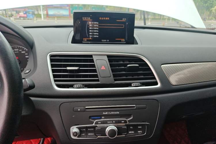 Used Audi Q3 2018 30th Anniversary Edition 35 TFSI Sport Model Audio And AC Panel