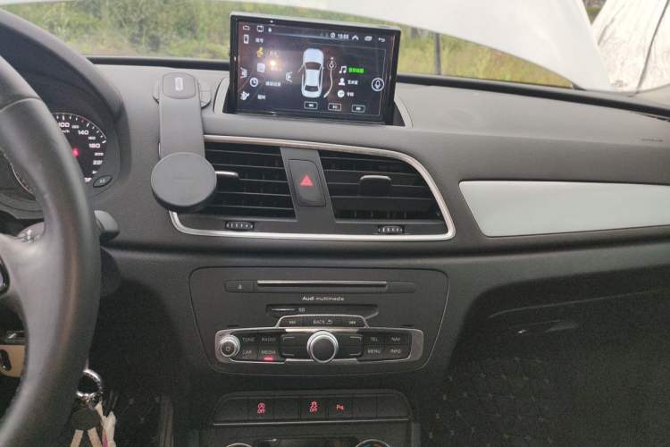 Used Audi Q3 2018 30th Anniversary Edition 30 TFSI Fashion Model Audio And AC Panel