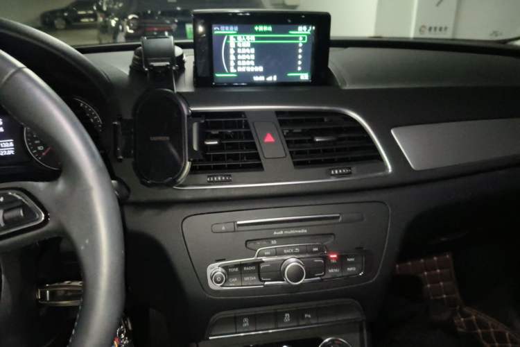 Used Audi Q3 2018 30th Anniversary Edition 30 TFSI Standard Model Audio And AC Panel