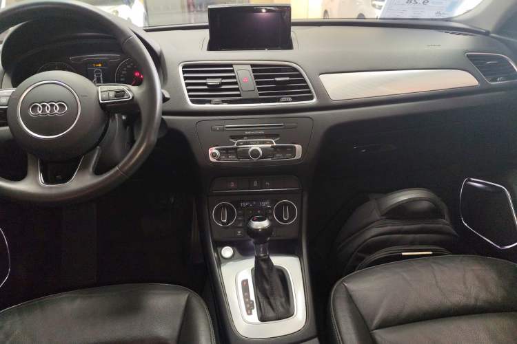 Used Audi Q3 2018 30th Anniversary Edition 30 TFSI Style Model Audio And AC Panel