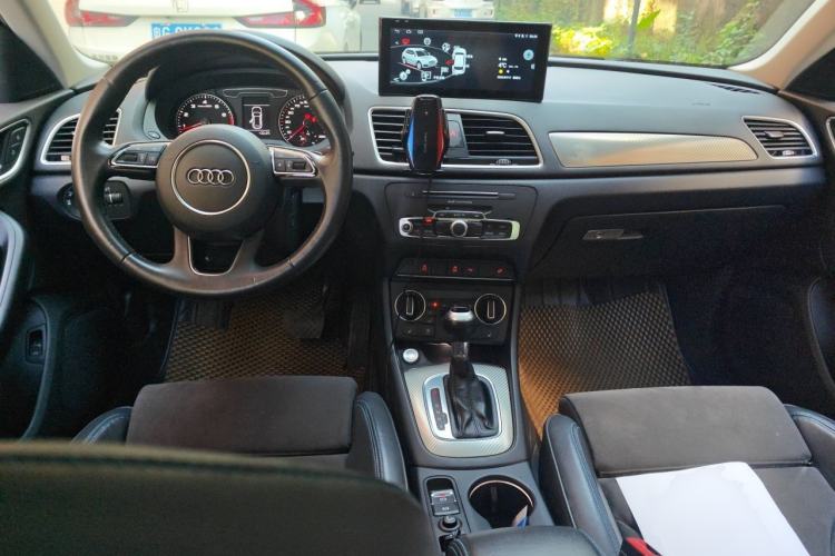 Used Audi Q3 2018 30th Anniversary Edition 35 TFSI Sport Model Center Console