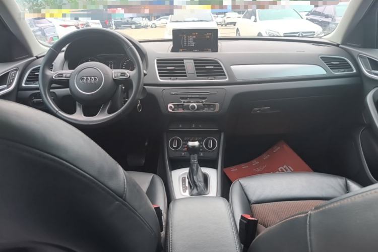 Used Audi Q3 2018 30th Anniversary Edition 35 TFSI Fashion Model Center Console