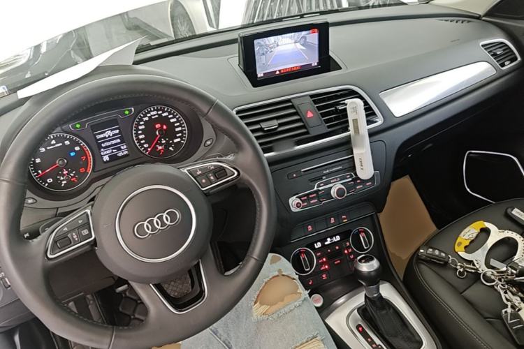 Used Audi Q3 2018 30th Anniversary Edition 30 TFSI Style Model Center Console