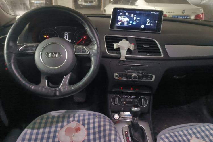 Used Audi Q3 2018 30th Anniversary Edition 30 TFSI Fashion Model Center Console