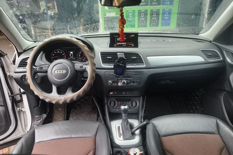 Used Audi Q3 2018 35 TFSI Fashion Edition Collector's Model Center Console