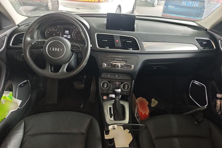Used Audi Q3 2018 30th Anniversary Edition 30 TFSI Style Model Center Console