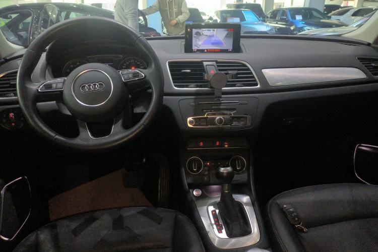 Used Audi Q3 2018 30 TFSI Fashion Edition Collector's Model Center Console