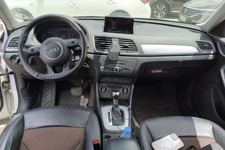 Used Audi Q3 2018 30th Anniversary Edition 30 TFSI Fashion Model Center Console