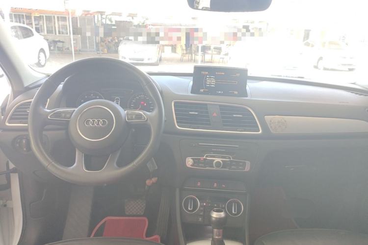 Used Audi Q3 2018 30th Anniversary Edition 30 TFSI Fashion Model Center Console