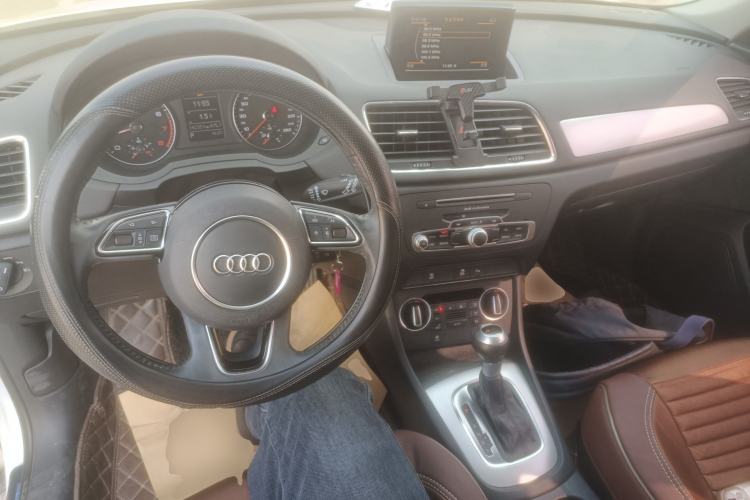 Used Audi Q3 2018 30th Anniversary Edition 35 TFSI Fashion Model Center Console