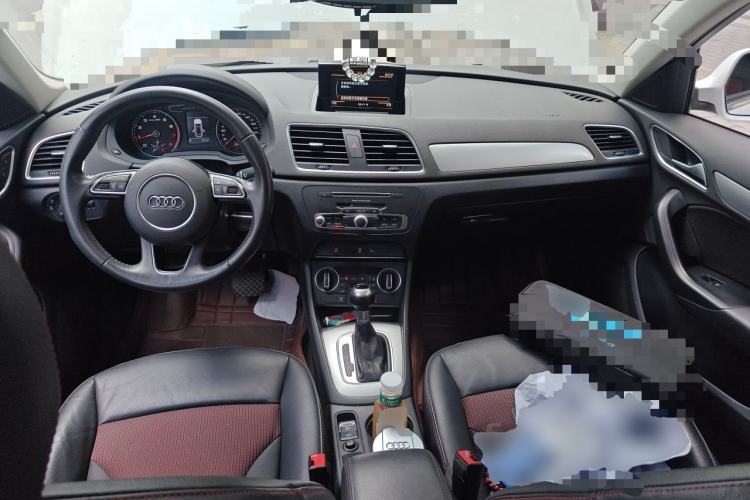 Used Audi Q3 2018 30th Anniversary Edition 30 TFSI Fashion Model Center Console