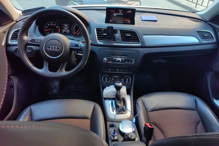 Used Audi Q3 2018 30th Anniversary Edition 35 TFSI Fashion Model Center Console