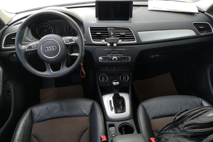 Used Audi Q3 2018 35 TFSI Fashion Edition Collector's Model Center Console