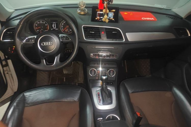 Used Audi Q3 2018 30th Anniversary Edition 30 TFSI Fashion Model Center Console