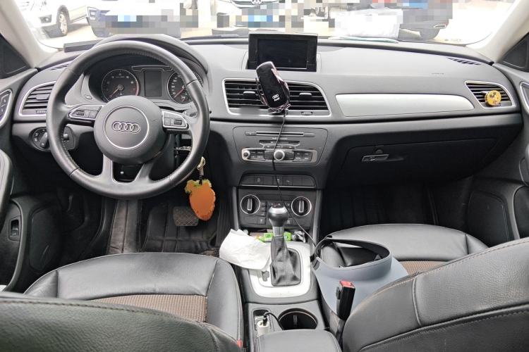 Used Audi Q3 2018 30th Anniversary Edition 30 TFSI Fashion Model Center Console