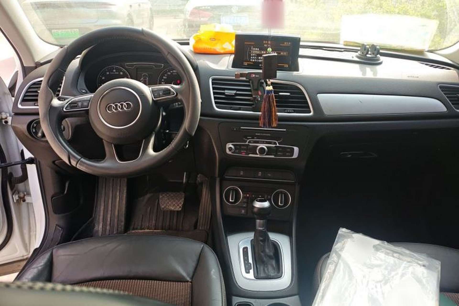 Used Audi Q3 2018 30th Anniversary Edition 30 TFSI Fashion Model Center Console