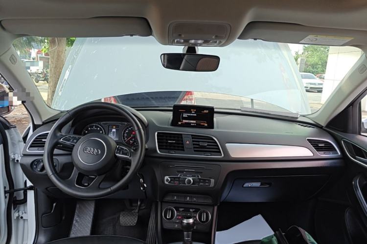 Used Audi Q3 2018 30th Anniversary Edition 30 TFSI Fashion Model Center Console