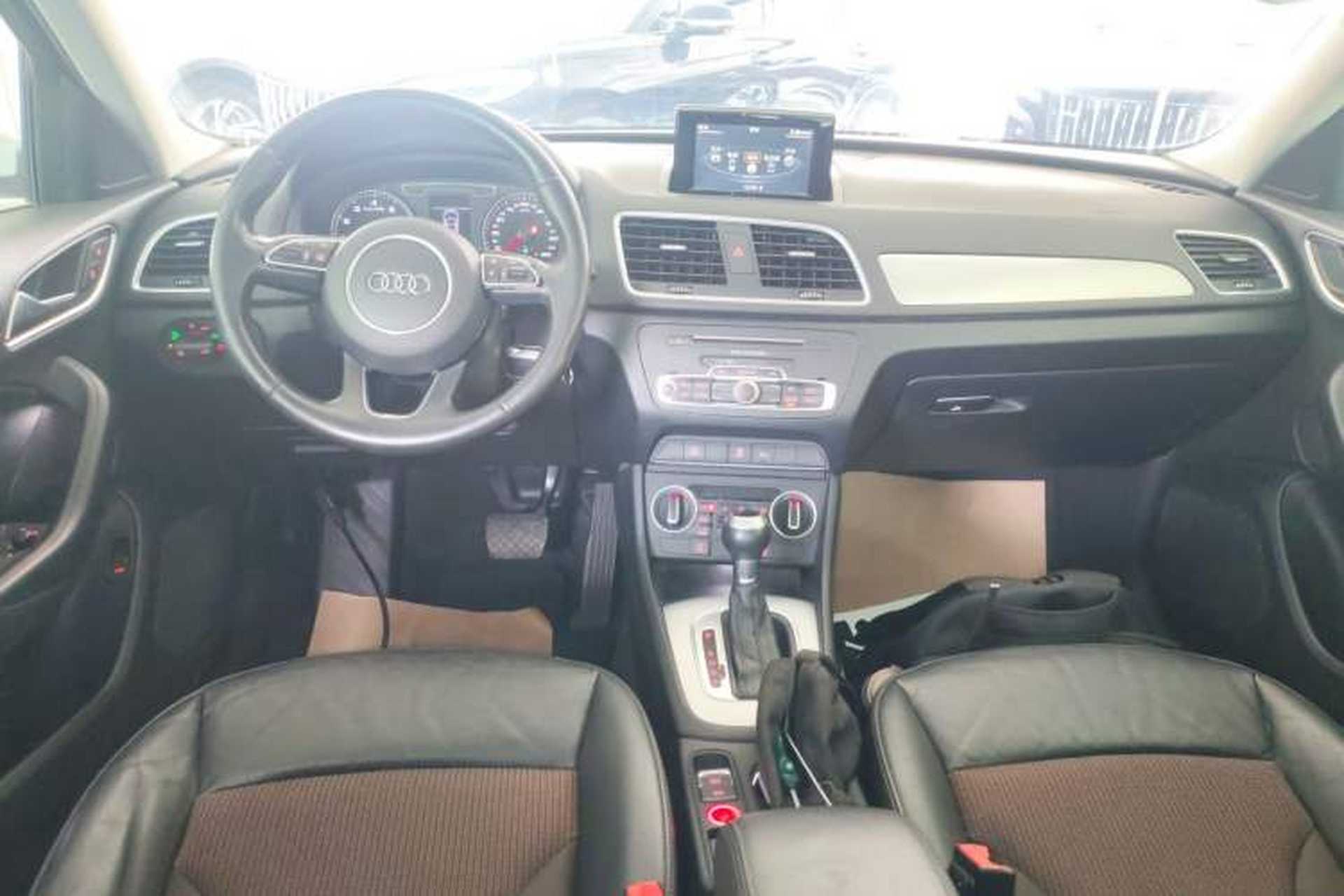 Used Audi Q3 2018 30th Anniversary Edition 35 TFSI Fashion Model Center Console