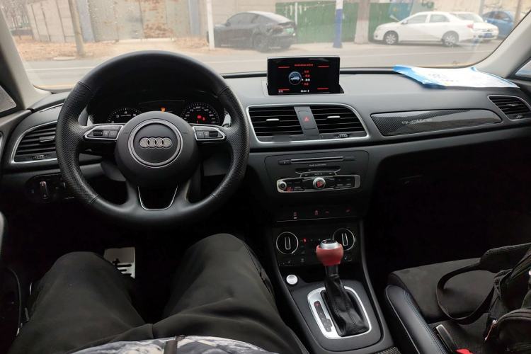 Used Audi Q3 2018 30th Anniversary Edition 35 TFSI Sport Model Center Console