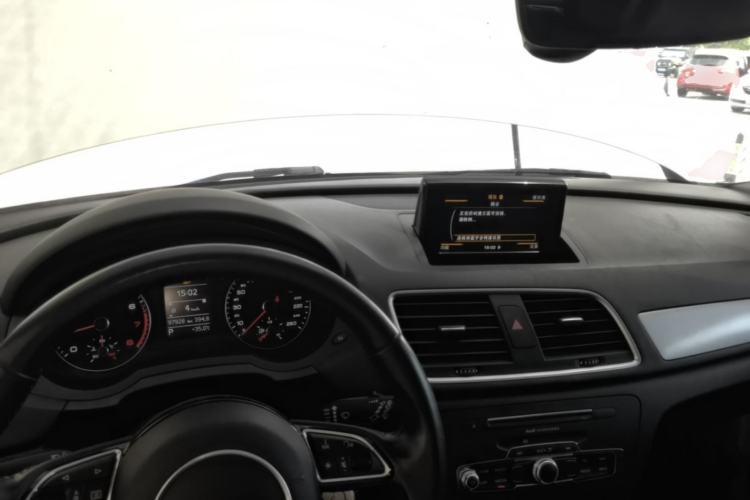 Used Audi Q3 2018 30th Anniversary Edition 30 TFSI Fashion Model Center Console