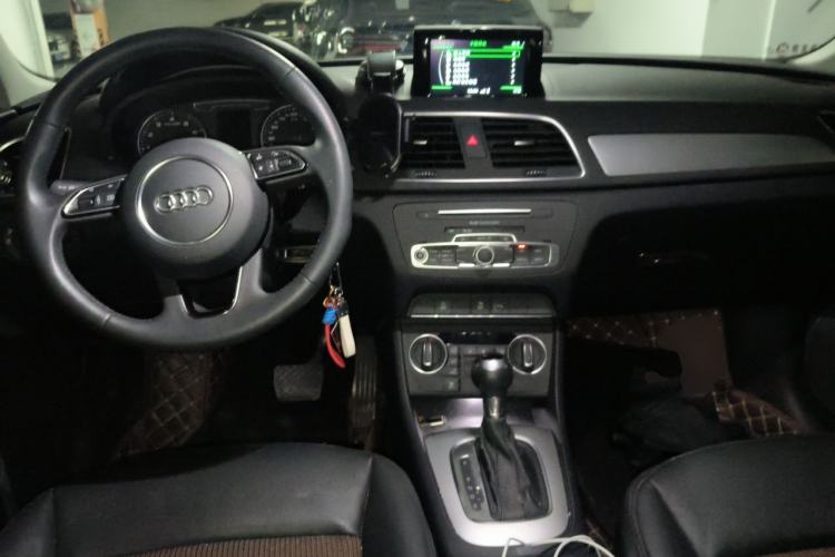 Used Audi Q3 2018 30th Anniversary Edition 30 TFSI Standard Model Center Console