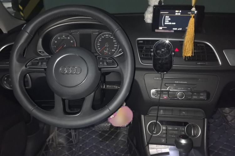 Used Audi Q3 2018 30th Anniversary Edition 30 TFSI Fashion Model Center Console
