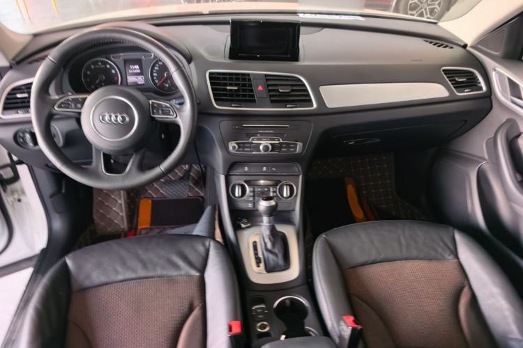 Used Audi Q3 2018 30th Anniversary Edition 30 TFSI Fashion Model Center Console