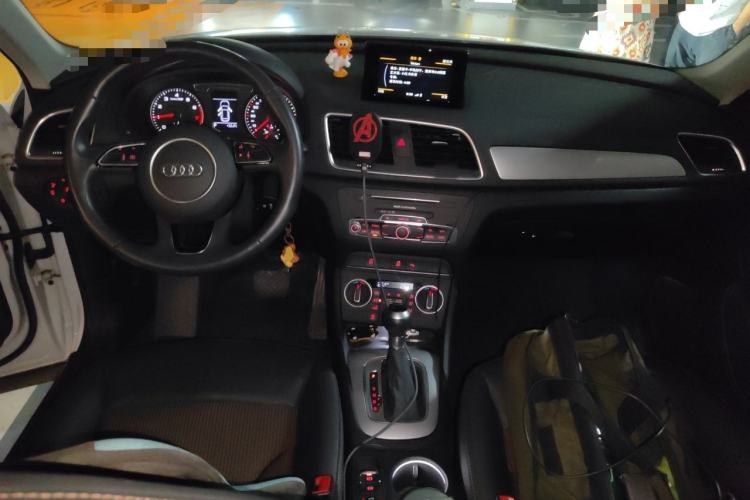 Used Audi Q3 2018 30 TFSI Fashion Edition Collector's Version Center Console