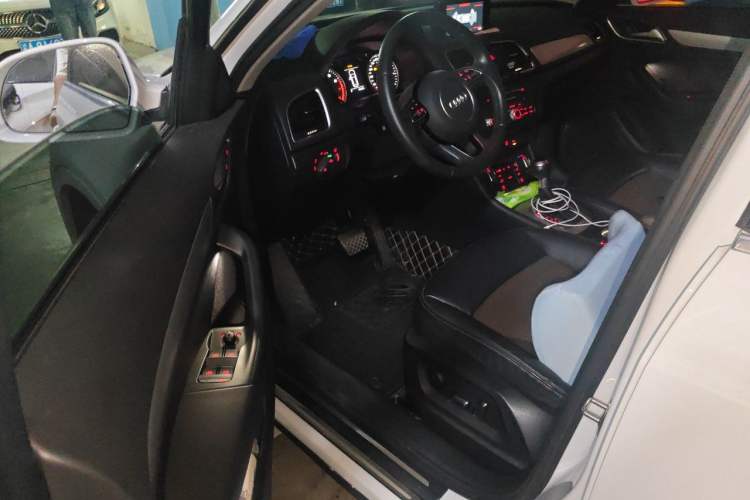 Used Audi Q3 2018 30th Anniversary Edition 30 TFSI Fashion Model Driver Seat
