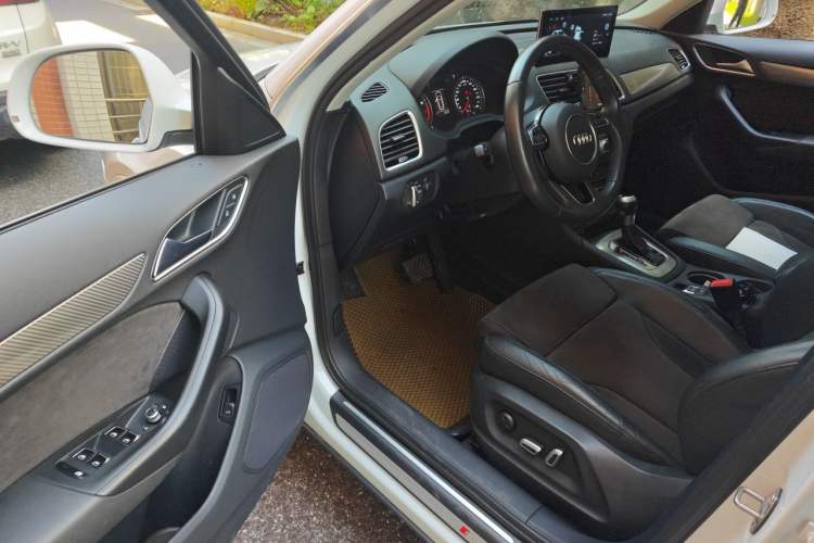 Used Audi Q3 2018 30th Anniversary Edition 35 TFSI Sport Model Driver Seat