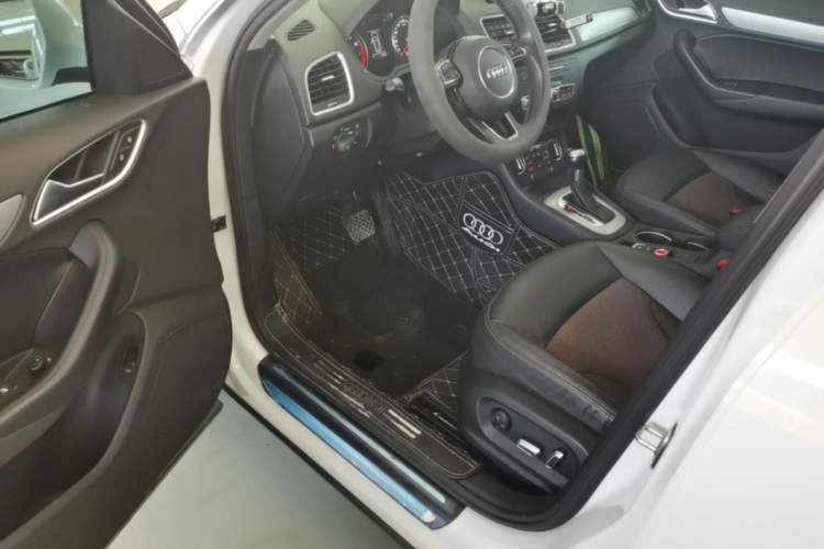 Used Audi Q3 2018 30th Anniversary Edition 30 TFSI Fashion Model Driver Seat