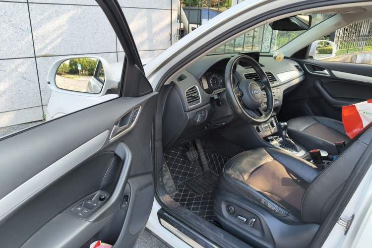 Used Audi Q3 2018 30th Anniversary Edition 30 TFSI Fashion Model Driver Seat