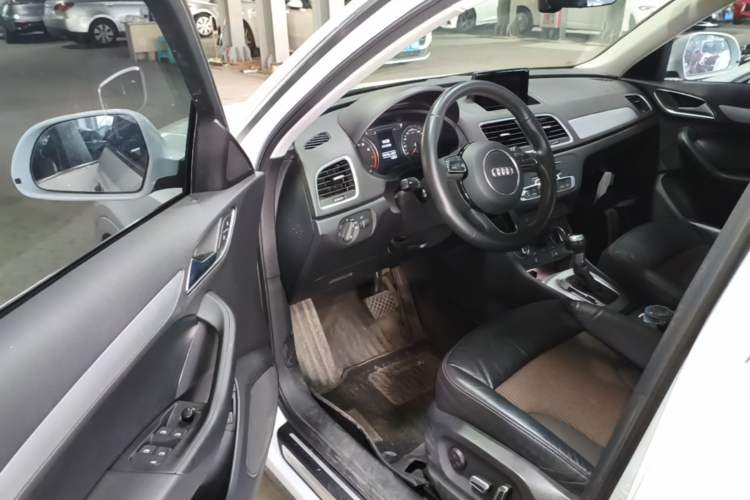 Used Audi Q3 2018 30th Anniversary Edition 30 TFSI Fashion Model Driver Seat