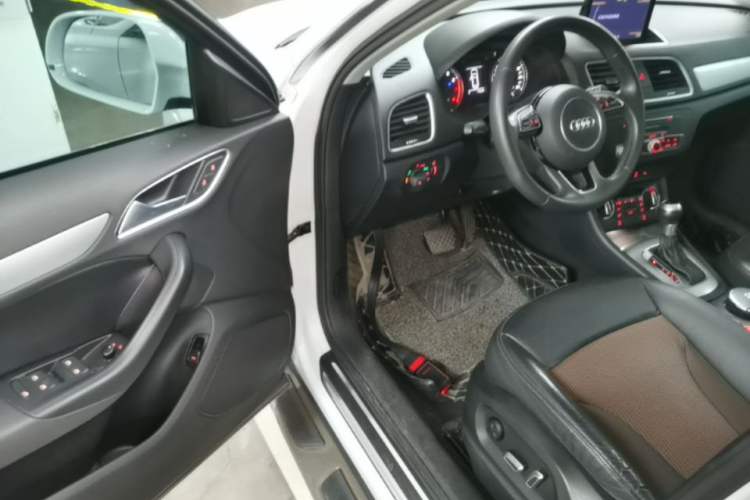 Used Audi Q3 2018 30th Anniversary Edition 30 TFSI Fashion Model Driver Seat