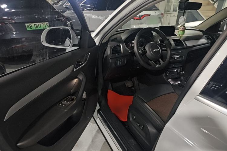 Used Audi Q3 2018 30th Anniversary Edition 30 TFSI Fashion Model Driver Seat