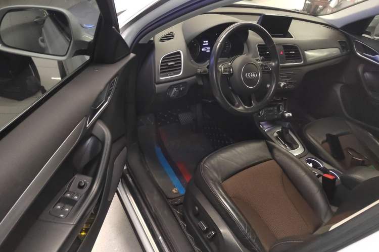 Used Audi Q3 2018 30th Anniversary Edition 30 TFSI Fashion Model Driver Seat