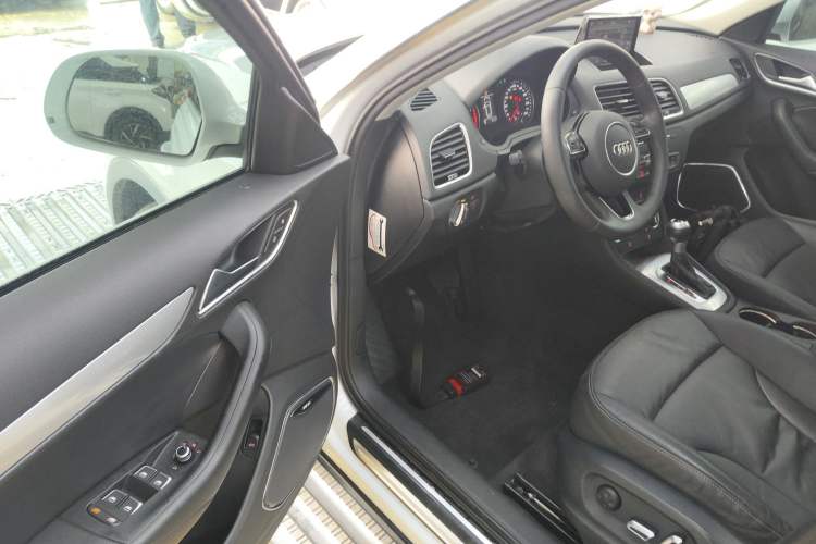Used Audi Q3 2018 30th Anniversary Edition 30 TFSI Style Model Driver Seat