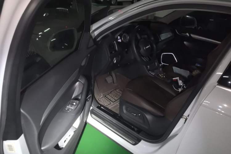 Used Audi Q3 2018 30th Anniversary Edition 30 TFSI Style Model Driver Seat