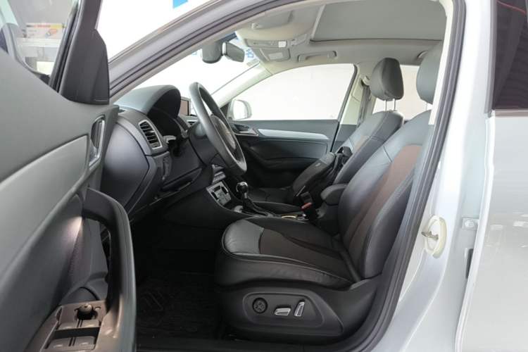 Used Audi Q3 2018 30th Anniversary Edition 30 TFSI Fashion Model Driver Seat
