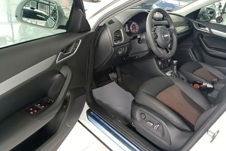 Used Audi Q3 2018 30th Anniversary Edition 30 TFSI Fashion Model Driver Seat