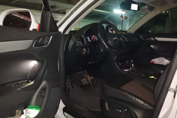 Used Audi Q3 2018 30th Anniversary Edition 30 TFSI Fashion Model Driver Seat