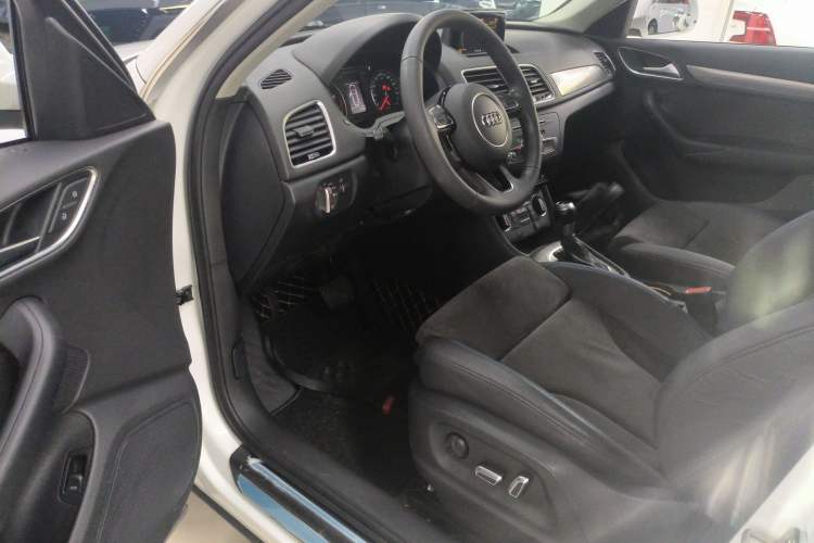 Used Audi Q3 2018 30th Anniversary Edition 35 TFSI Sport Model Driver Seat
