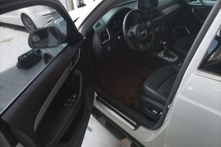 Used Audi Q3 2018 30th Anniversary Edition 30 TFSI Fashion Model Driver Seat