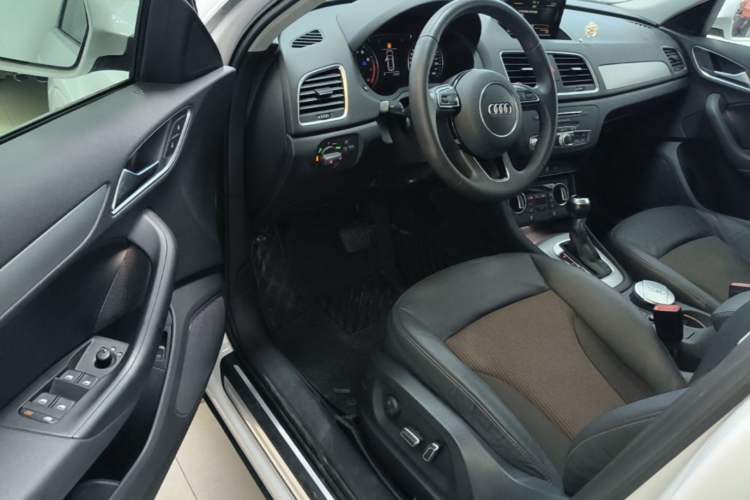 Used Audi Q3 2018 30th Anniversary Edition 30 TFSI Fashion Model Driver Seat