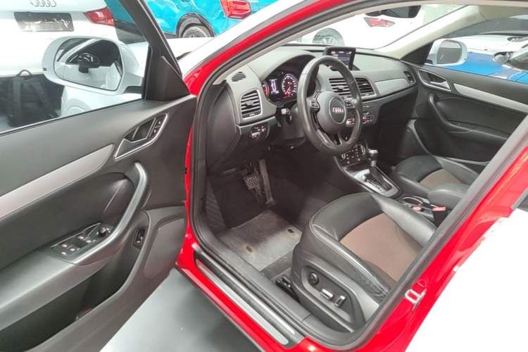 Used Audi Q3 2018 30th Anniversary Edition 30 TFSI Fashion Model Driver Seat